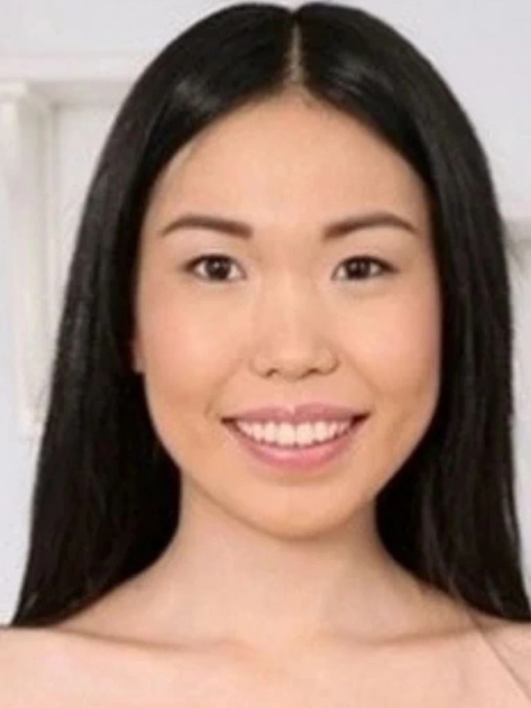 Emilia Song Biography: Wiki, Age, Career, Height, Weight, Boyfriend, Net Worth & More
